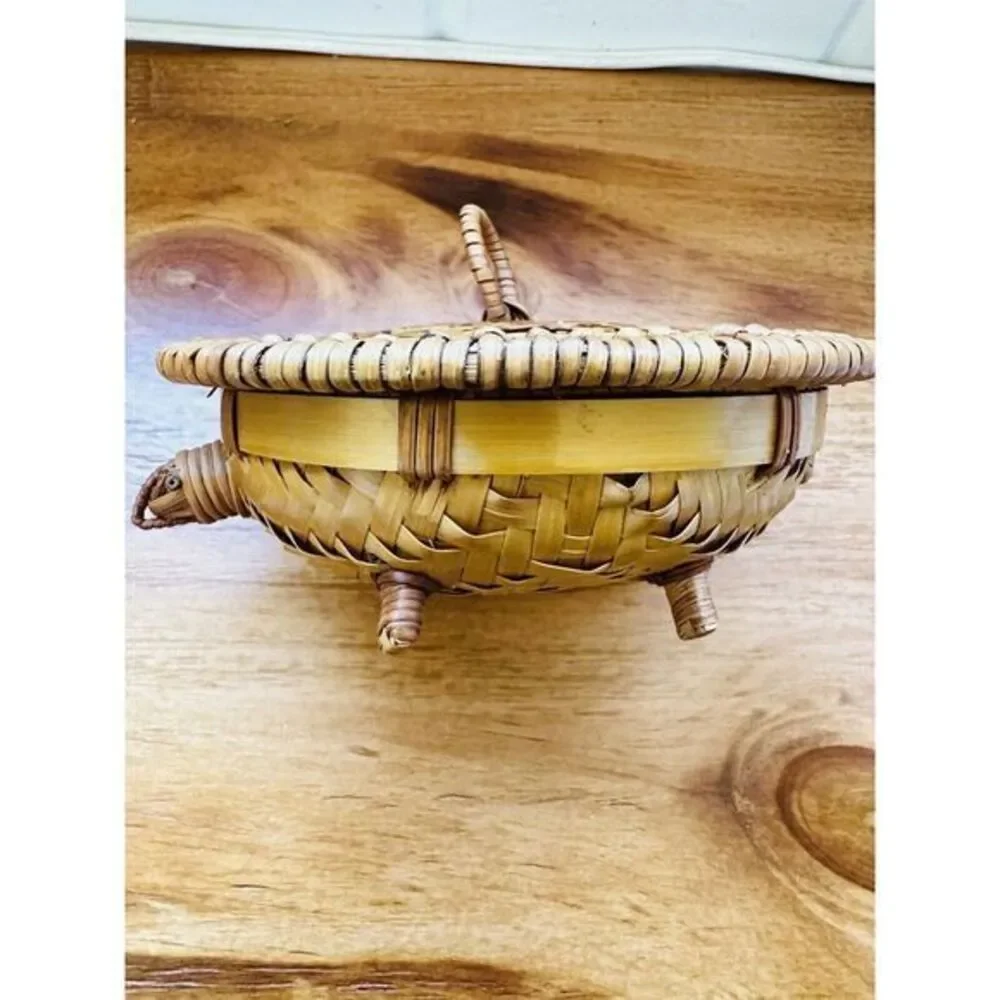 Rattan Turtle Armadillo Basket with Lid ‎ Decorative Box